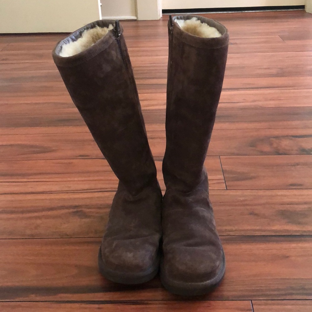 UGG zip up boot